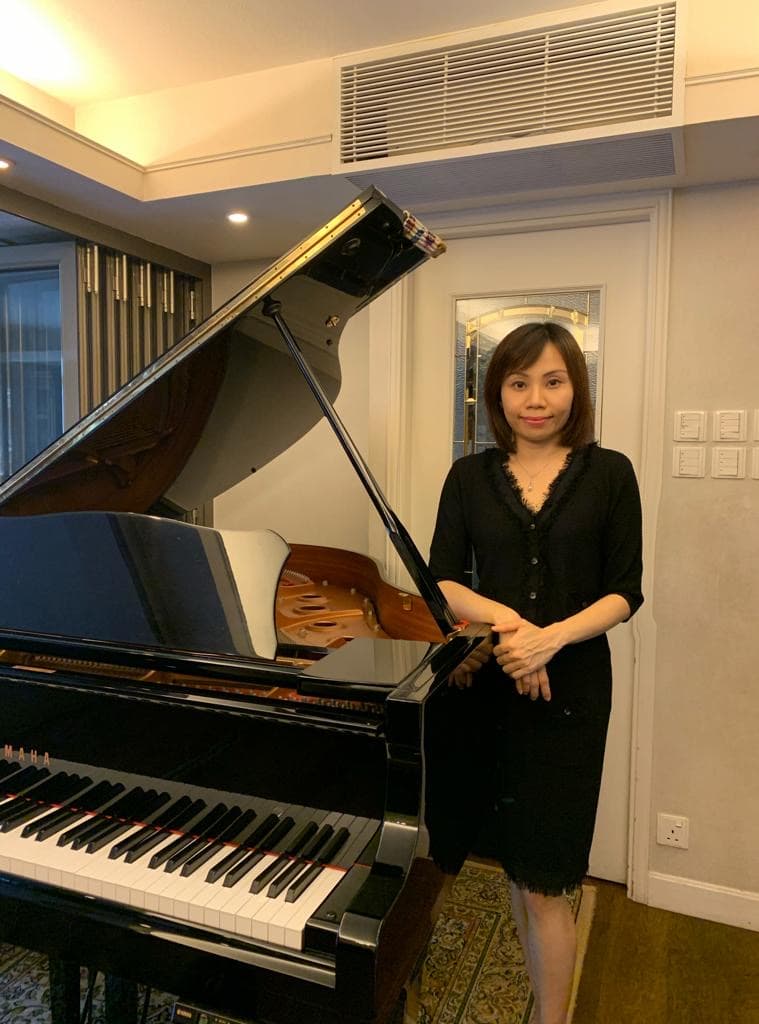 Miss Gobie 與鋼琴